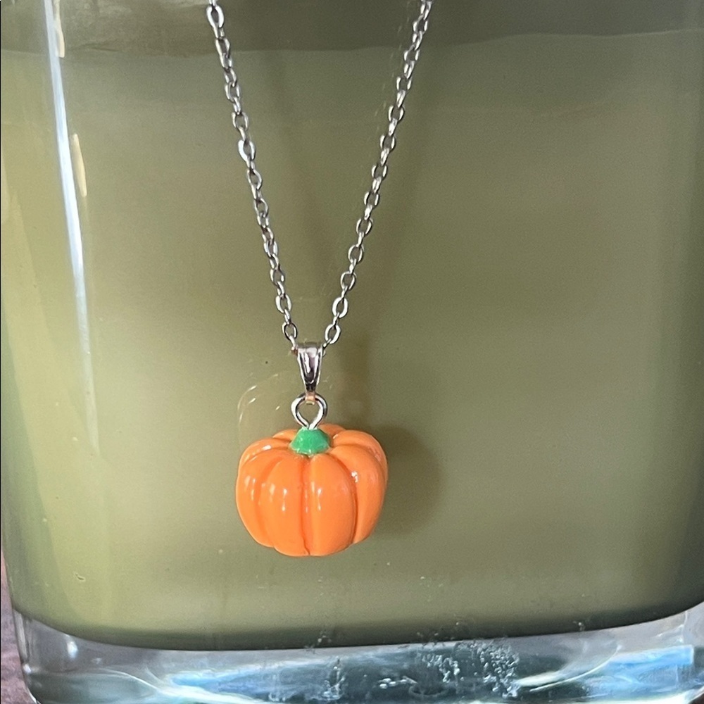 Charming Pumpkin Pendant Necklace in Orange